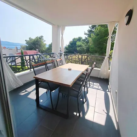 Apartamento L&l 1 *