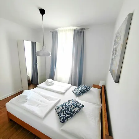 L&l 1 Apartment