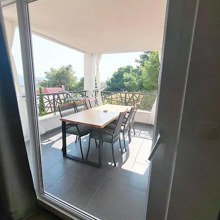L&l 1 Apartment *