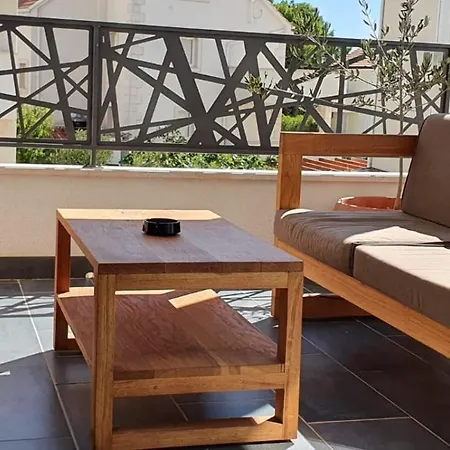 Apartment L&l 1 *